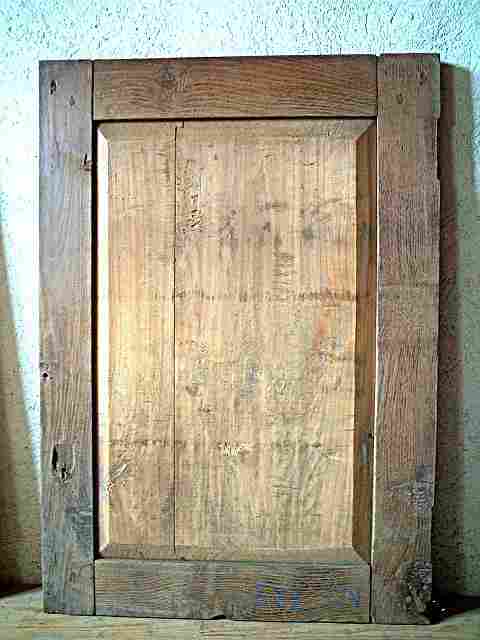 1 porte ancienne rustique en chataignier et tilleul, bois sain.